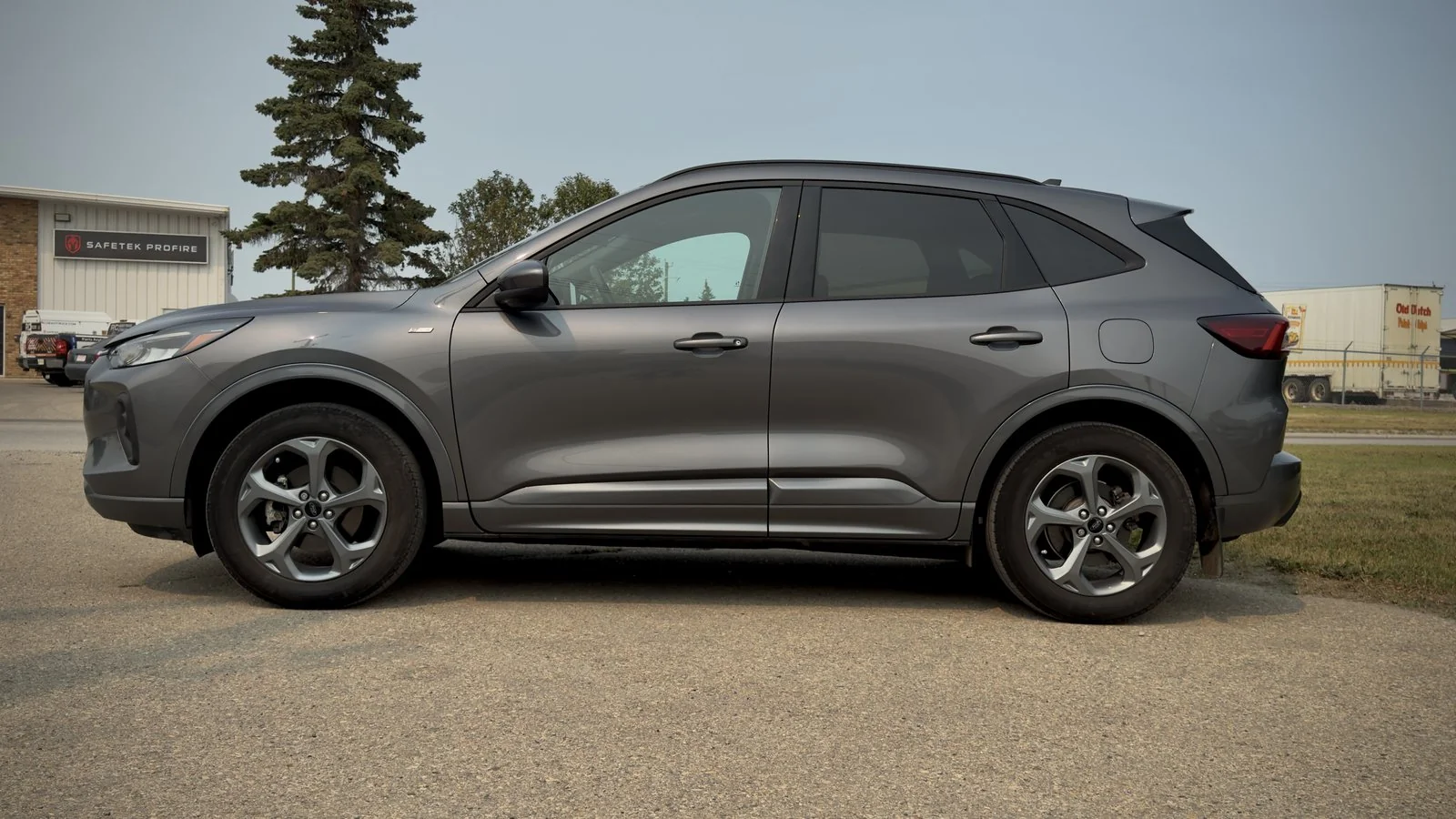 2024 Ford Escape Hybrid ST-Line used SUV thumbnail 4