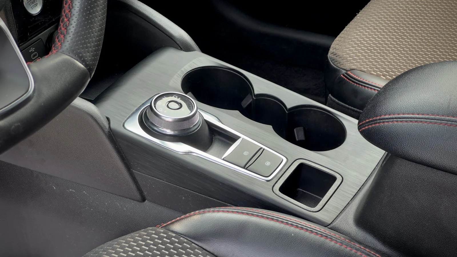2024 Ford Escape Hybrid ST-Line used SUV thumbnail 14