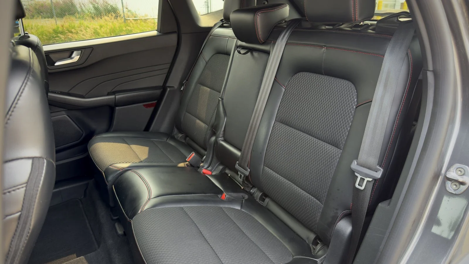 2024 Ford Escape Hybrid ST-Line used SUV thumbnail 17