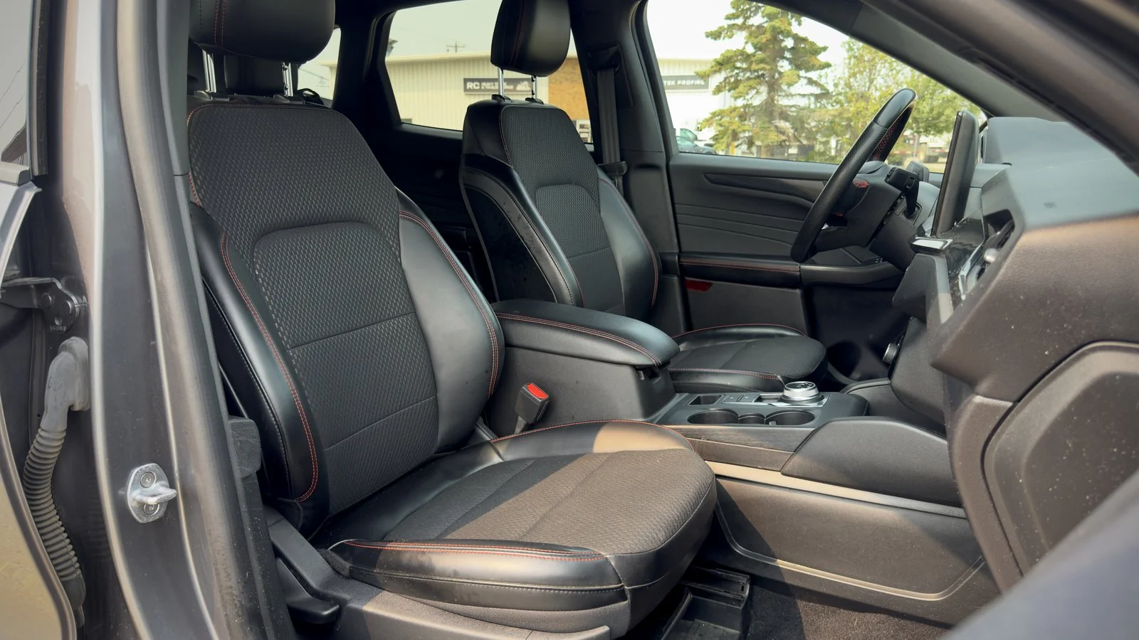 2024 Ford Escape Hybrid ST-Line used SUV thumbnail 20