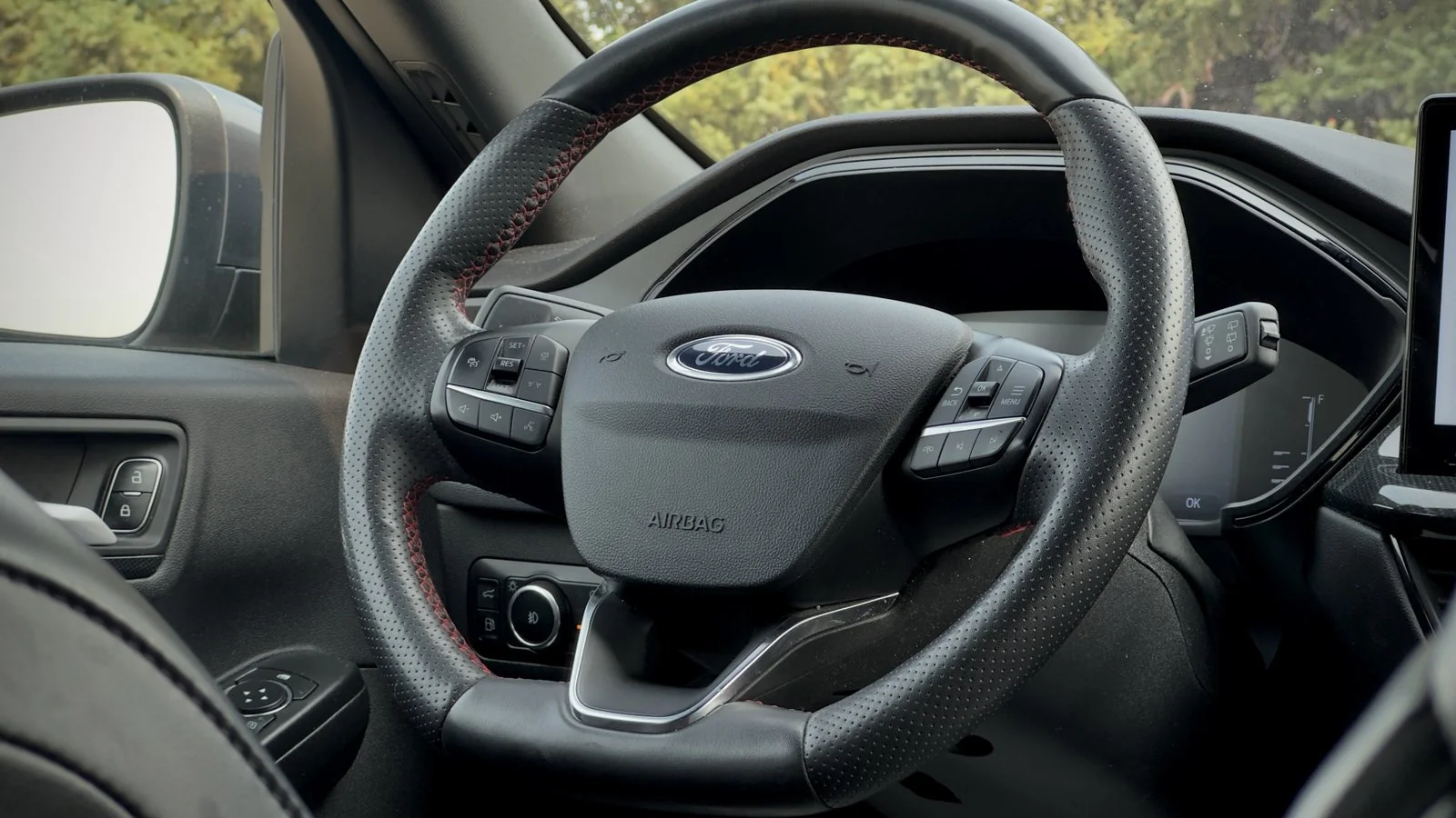 2024 Ford Escape Hybrid ST-Line used SUV thumbnail 21