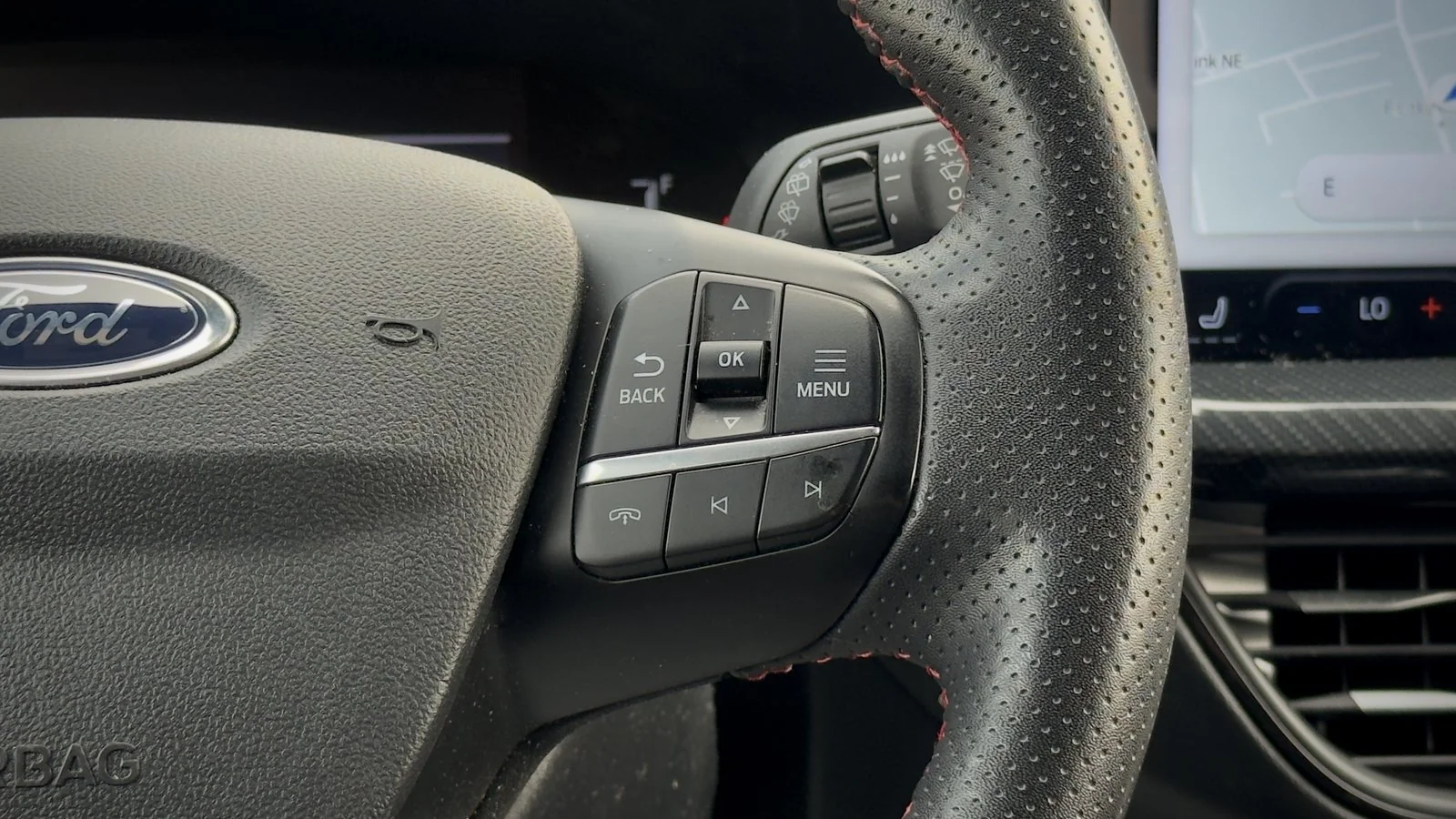 2024 Ford Escape Hybrid ST-Line used SUV thumbnail 23