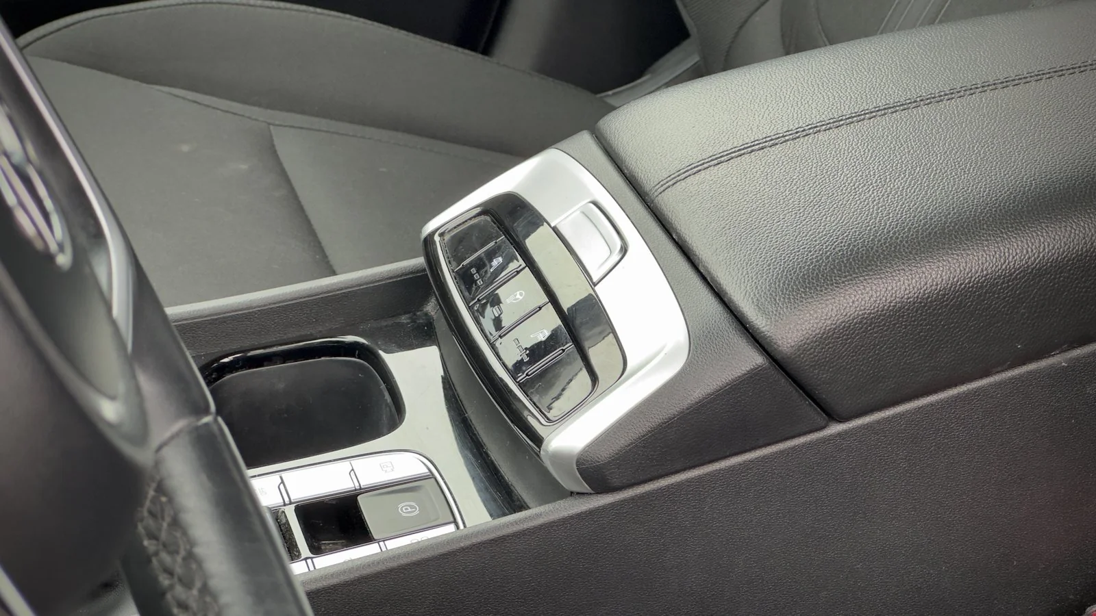 2023 Hyundai Tucson Preferred used SUV thumbnail 13
