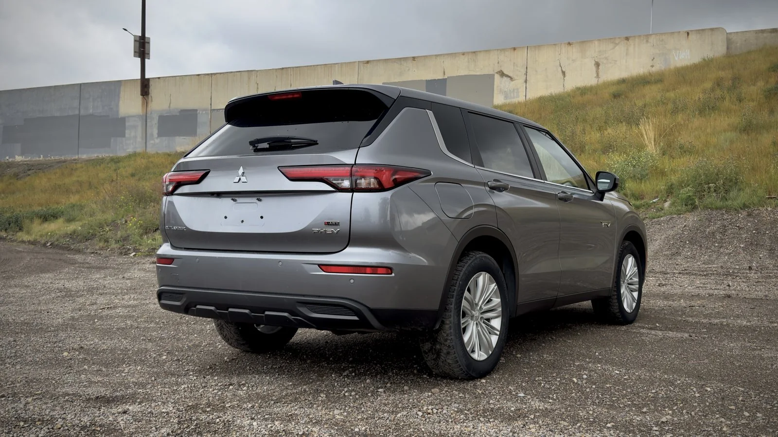 2023 Mitsubishi Outlander ES PHEV used SUV thumbnail 5