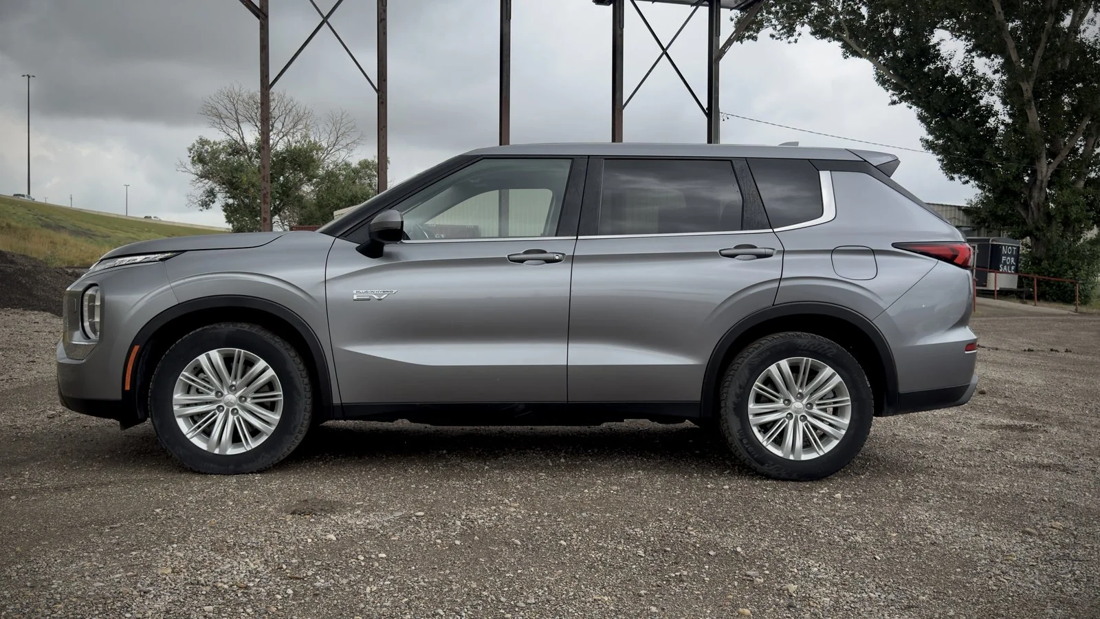 2023 Mitsubishi Outlander ES PHEV used SUV thumbnail 8