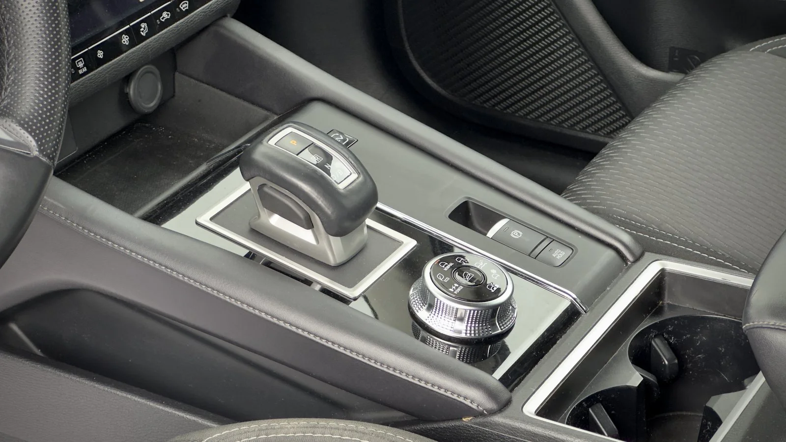 2023 Mitsubishi Outlander ES PHEV used SUV thumbnail 14
