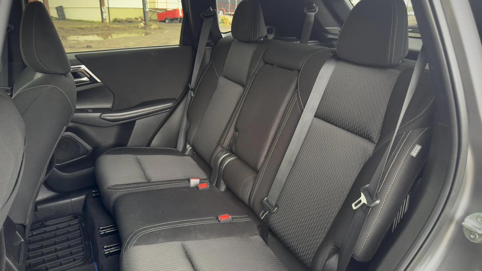 2023 Mitsubishi Outlander ES PHEV used SUV thumbnail 16