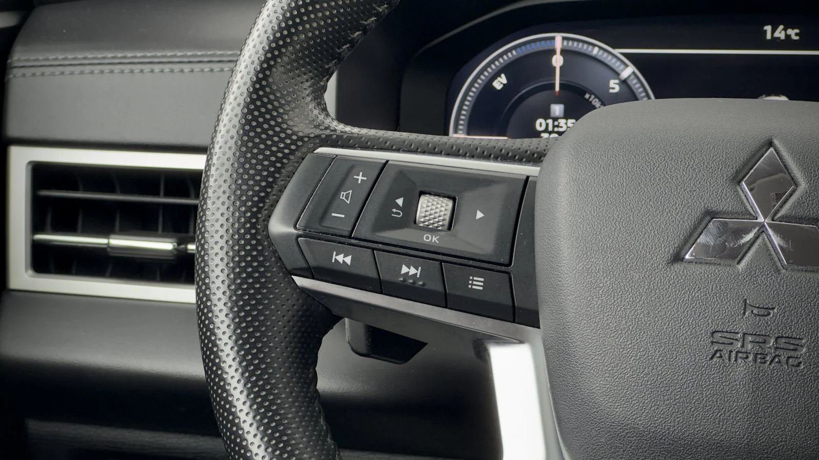 2023 Mitsubishi Outlander ES PHEV used SUV thumbnail 21