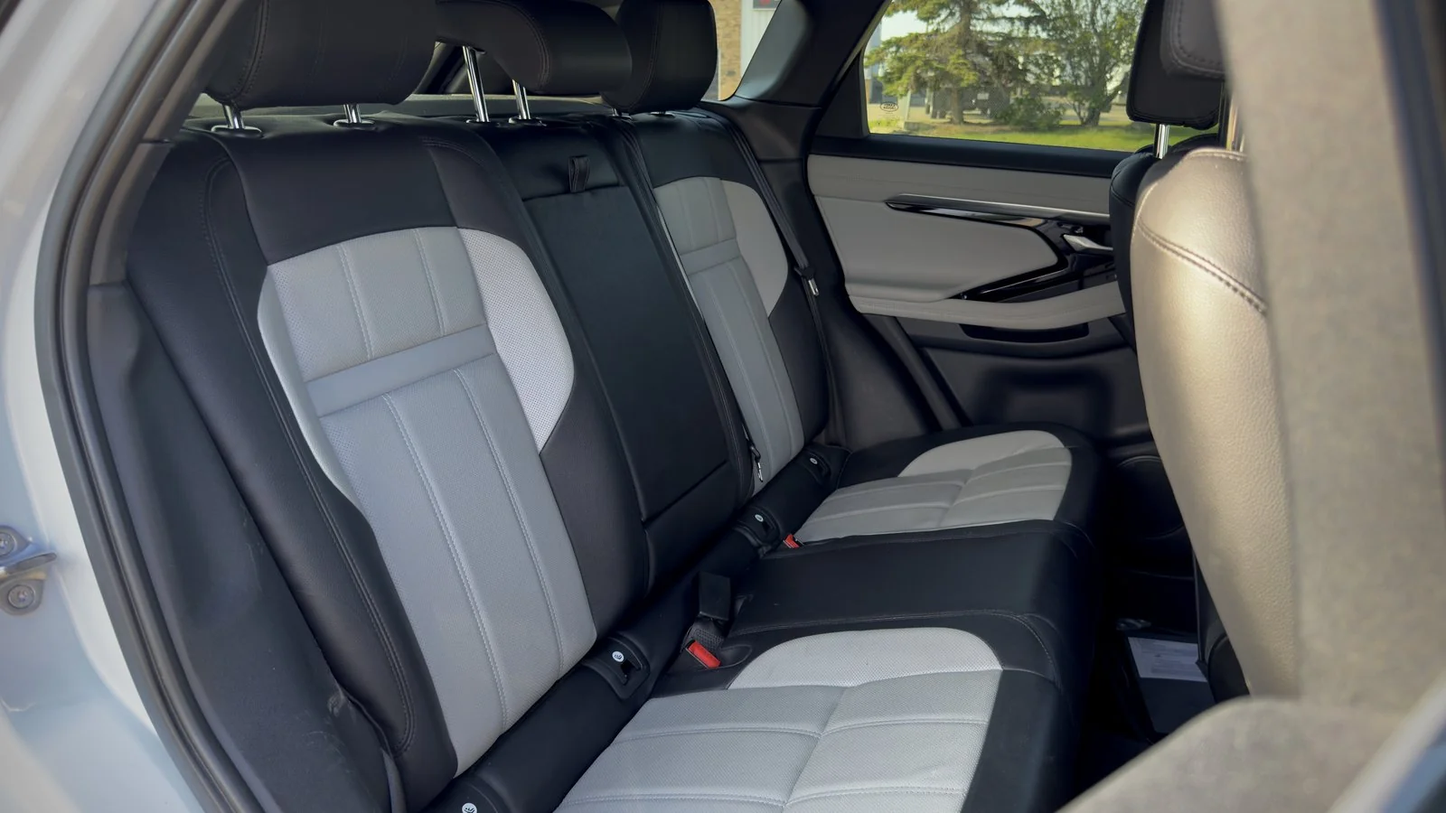 2020 Land Rover Range Rover Evoque P250 First Edition used SUV thumbnail 18