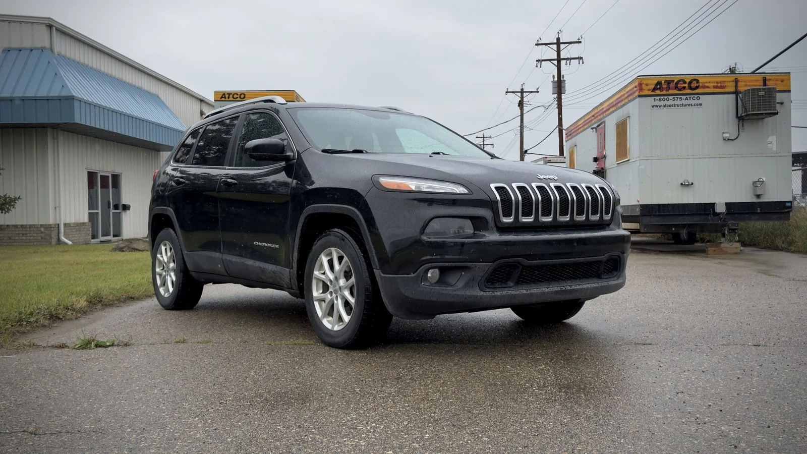 2016 Jeep Cherokee North used SUV thumbnail 3