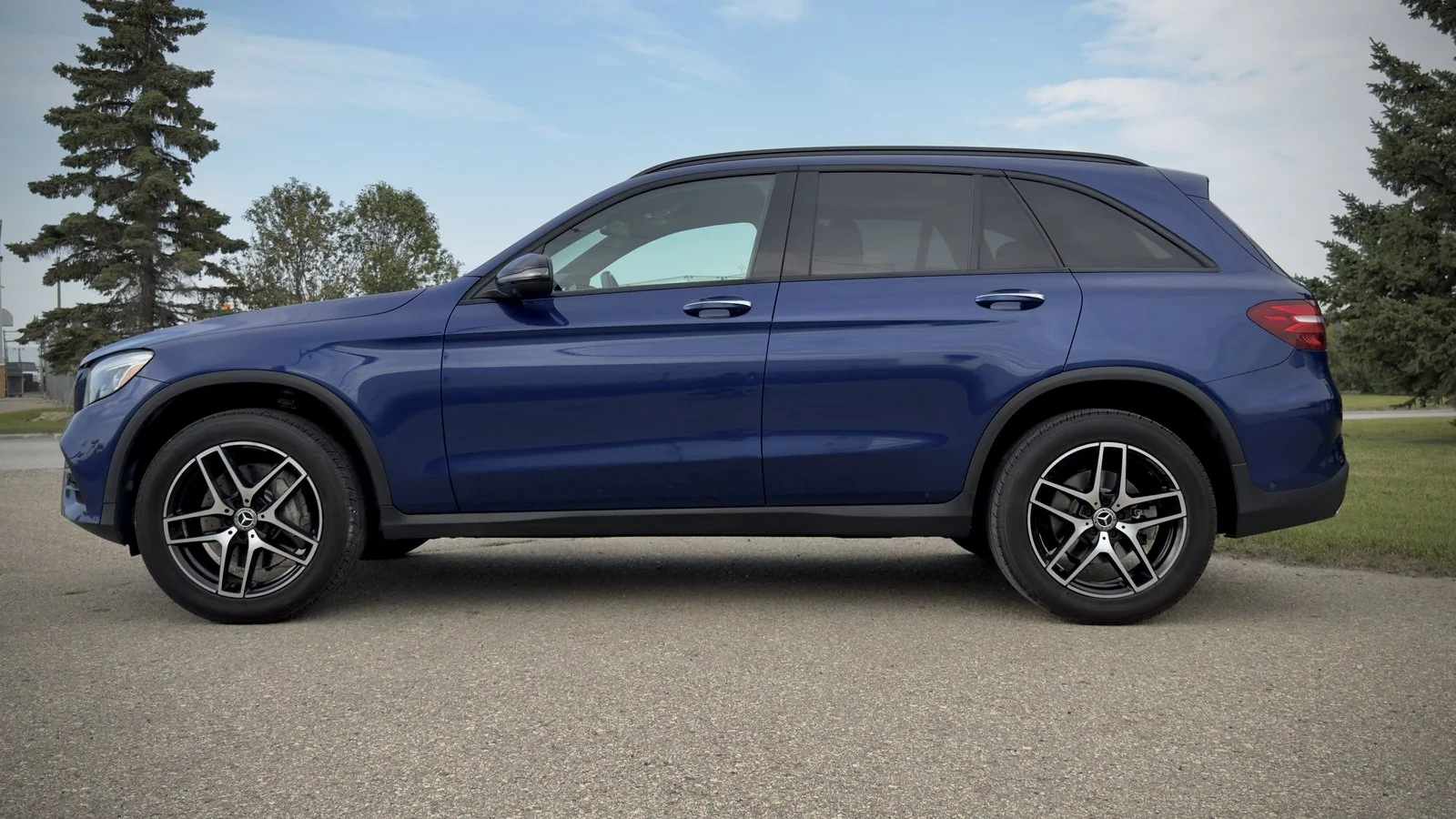 2019 Mercedes-Benz GLC-Class GLC300 used SUV thumbnail 4