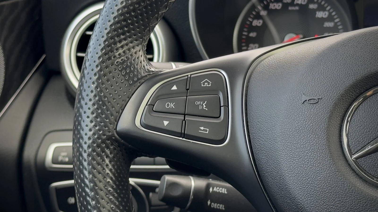 2019 Mercedes-Benz GLC-Class GLC300 used SUV thumbnail 20