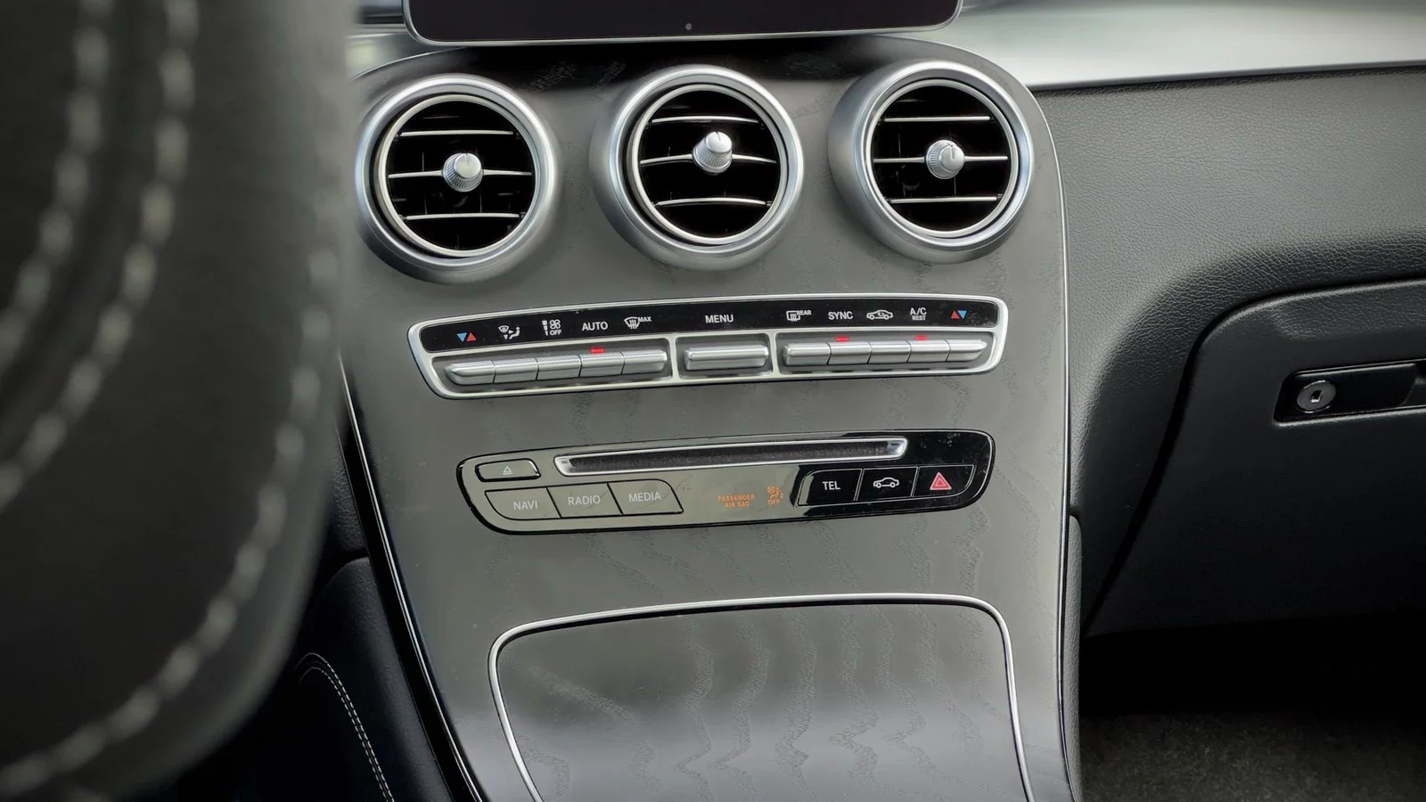 2019 Mercedes-Benz GLC-Class GLC300 used SUV thumbnail 26