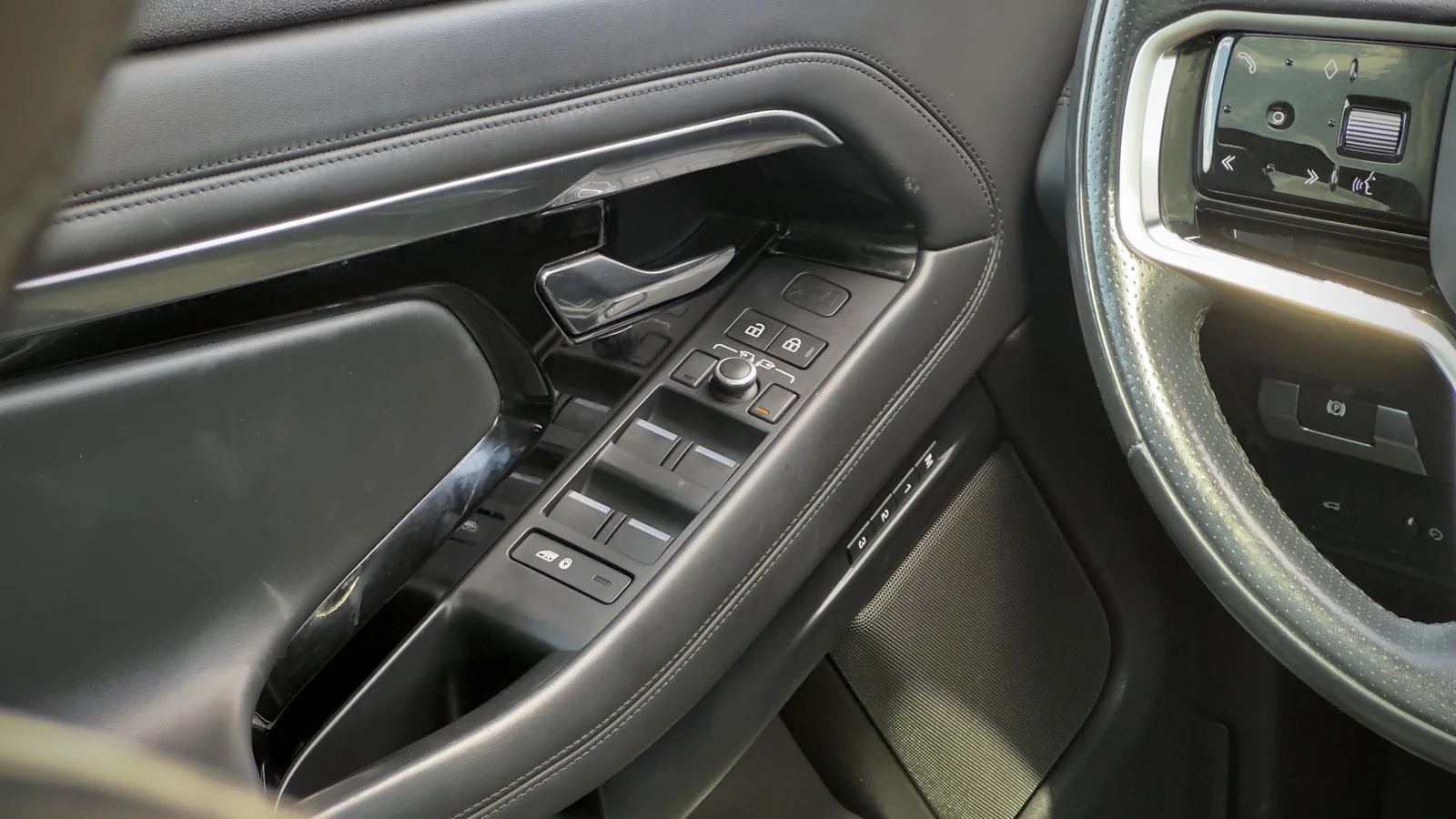 2021 Land Rover Range Rover Evoque R-Dynamic HSE used SUV thumbnail 26