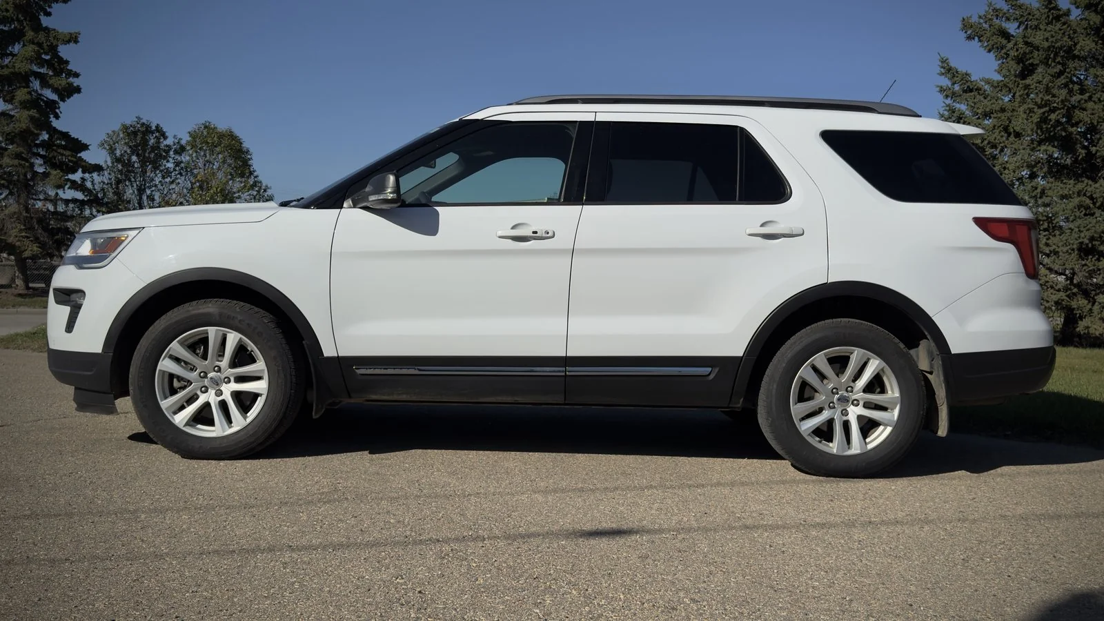 2019 Ford Explorer XLT used SUV thumbnail 4