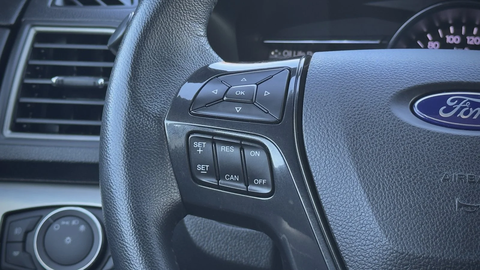 2019 Ford Explorer XLT used SUV thumbnail 22