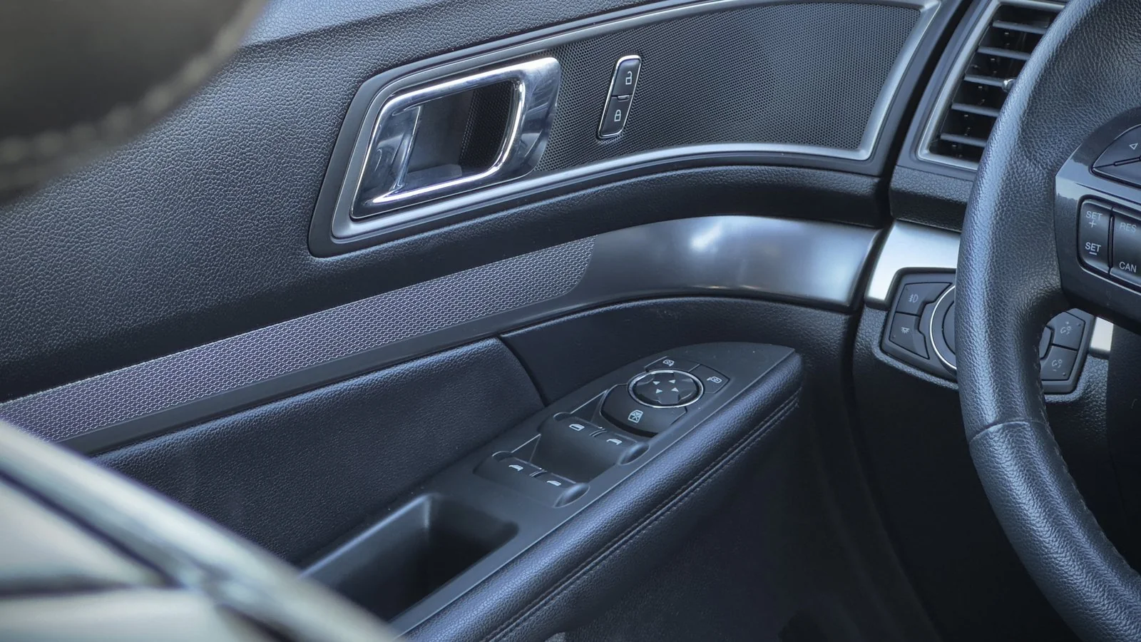2019 Ford Explorer XLT used SUV thumbnail 25