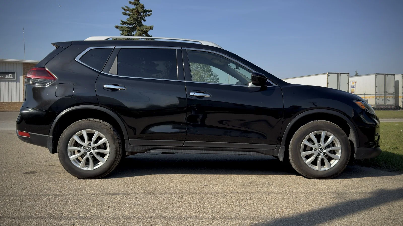 2020 Nissan Rogue SV used SUV thumbnail 8