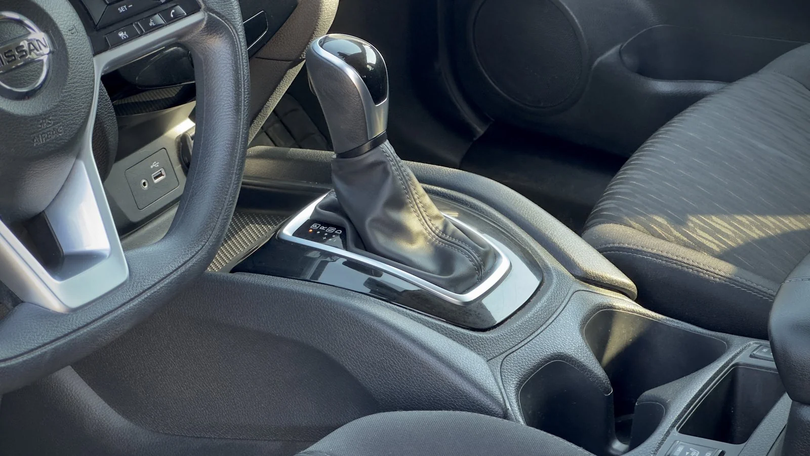 2020 Nissan Rogue SV used SUV thumbnail 13