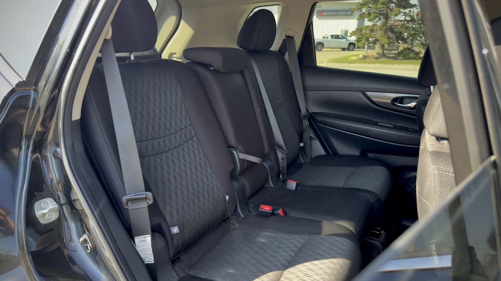 2020 Nissan Rogue SV used SUV thumbnail 17