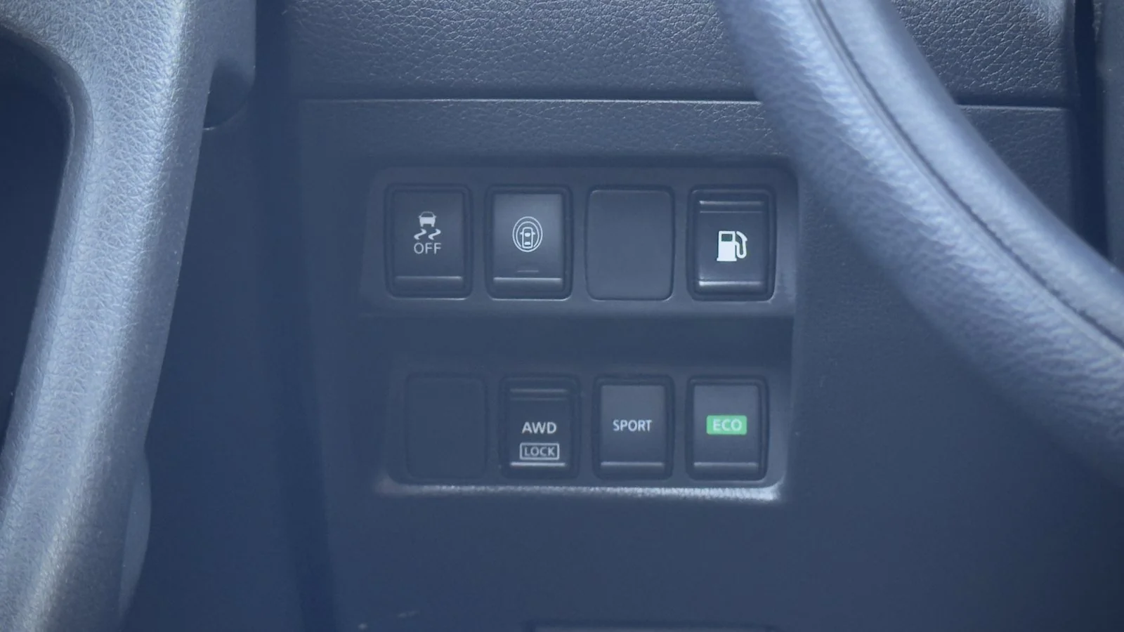 2020 Nissan Rogue SV used SUV thumbnail 23