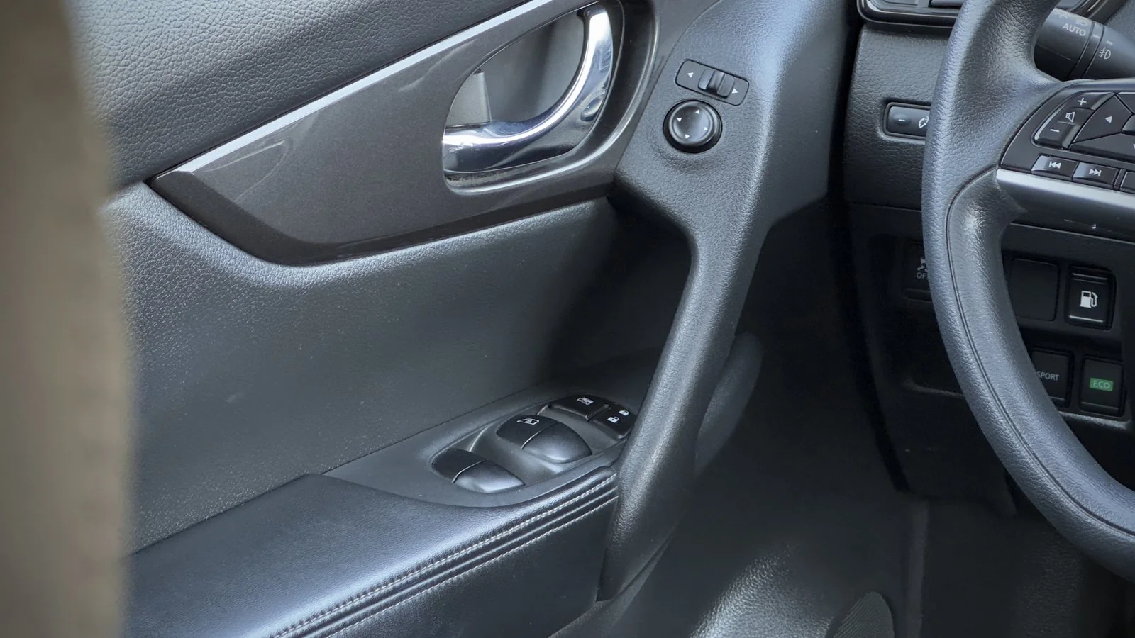 2020 Nissan Rogue SV used SUV thumbnail 24