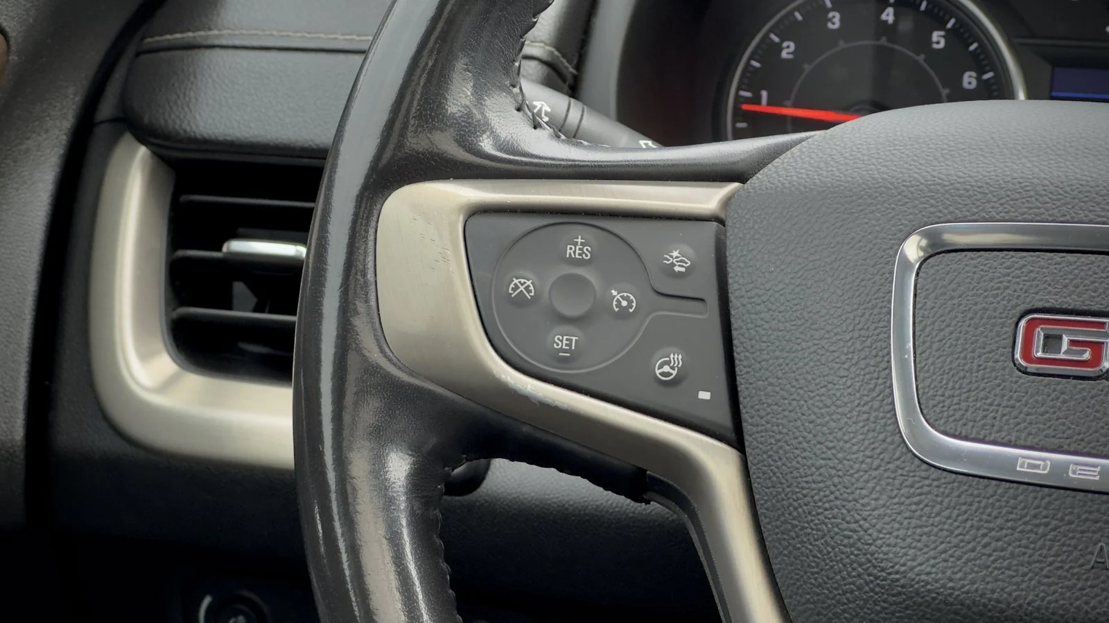 2020 GMC Terrain Denali used SUV thumbnail 23