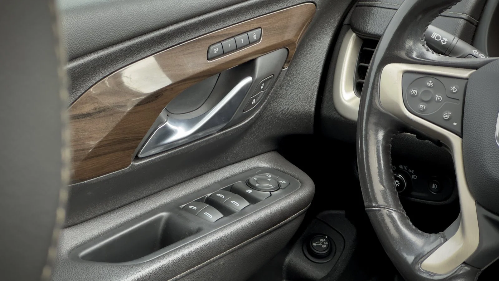 2020 GMC Terrain Denali used SUV thumbnail 25