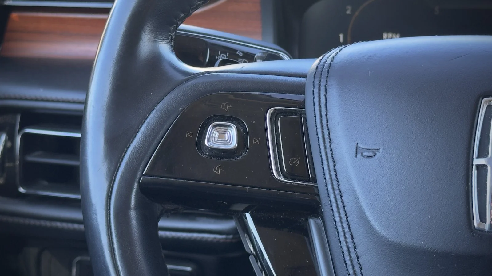 2022 Lincoln Aviator Reserve used SUV thumbnail 18