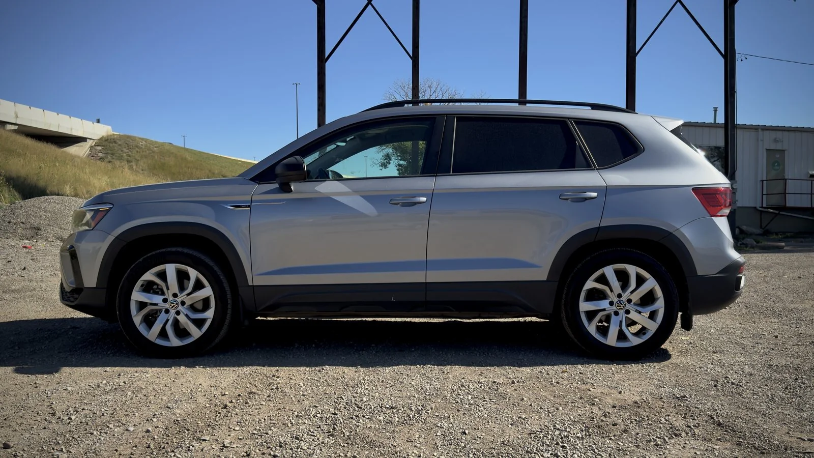2023 Volkswagen Taos Trendline used SUV thumbnail 8