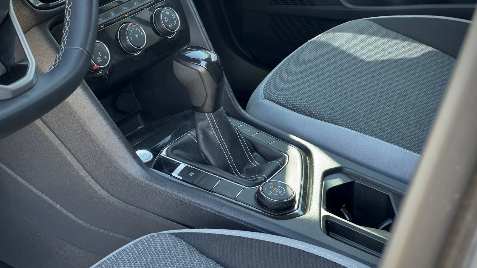 2023 Volkswagen Taos Trendline used SUV thumbnail 10