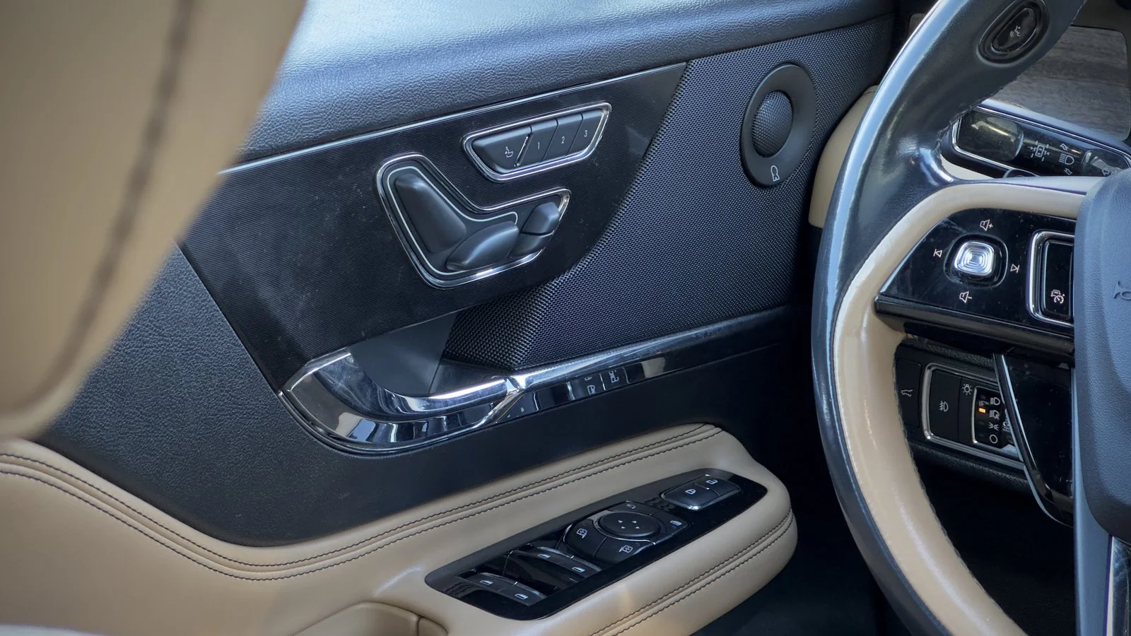 2021 Lincoln Corsair Reserve used SUV thumbnail 19