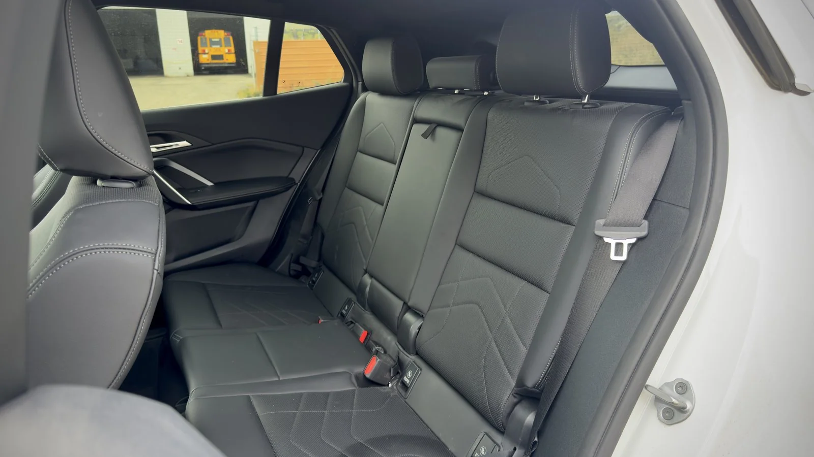 2025 BMW X2 xDrive28i used SUV thumbnail 3