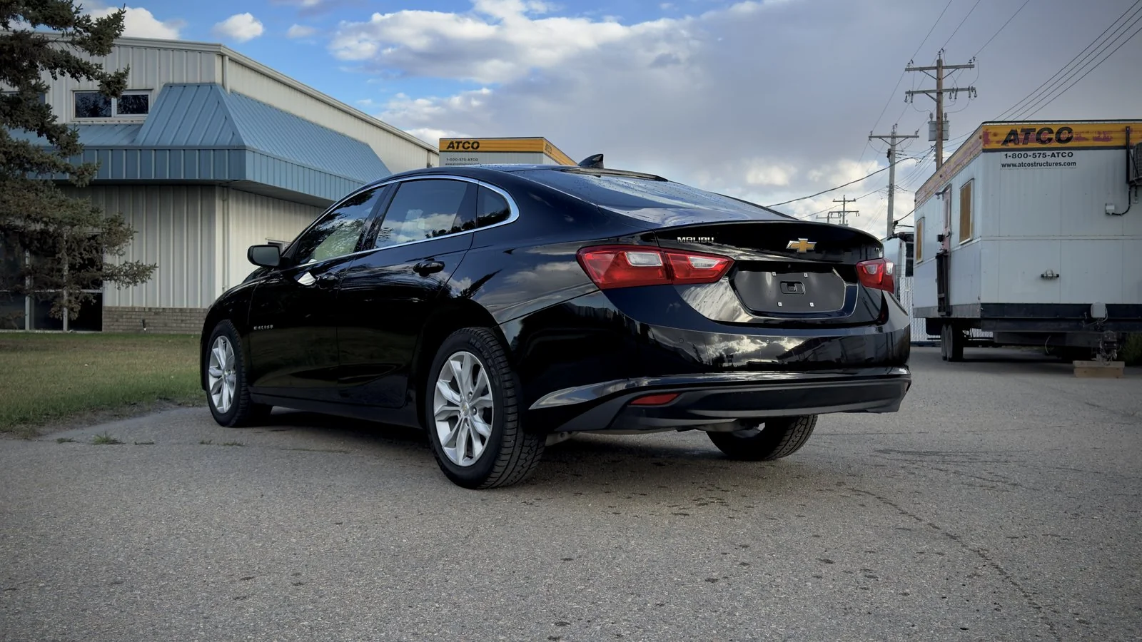 2025 Chevrolet Malibu 1LT used Sedan thumbnail 5