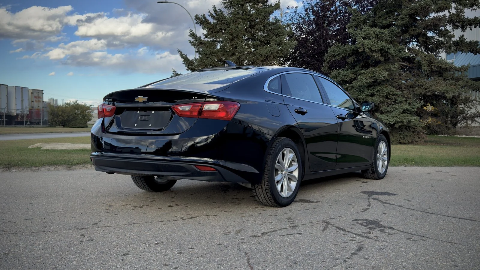 2025 Chevrolet Malibu 1LT used Sedan thumbnail 7