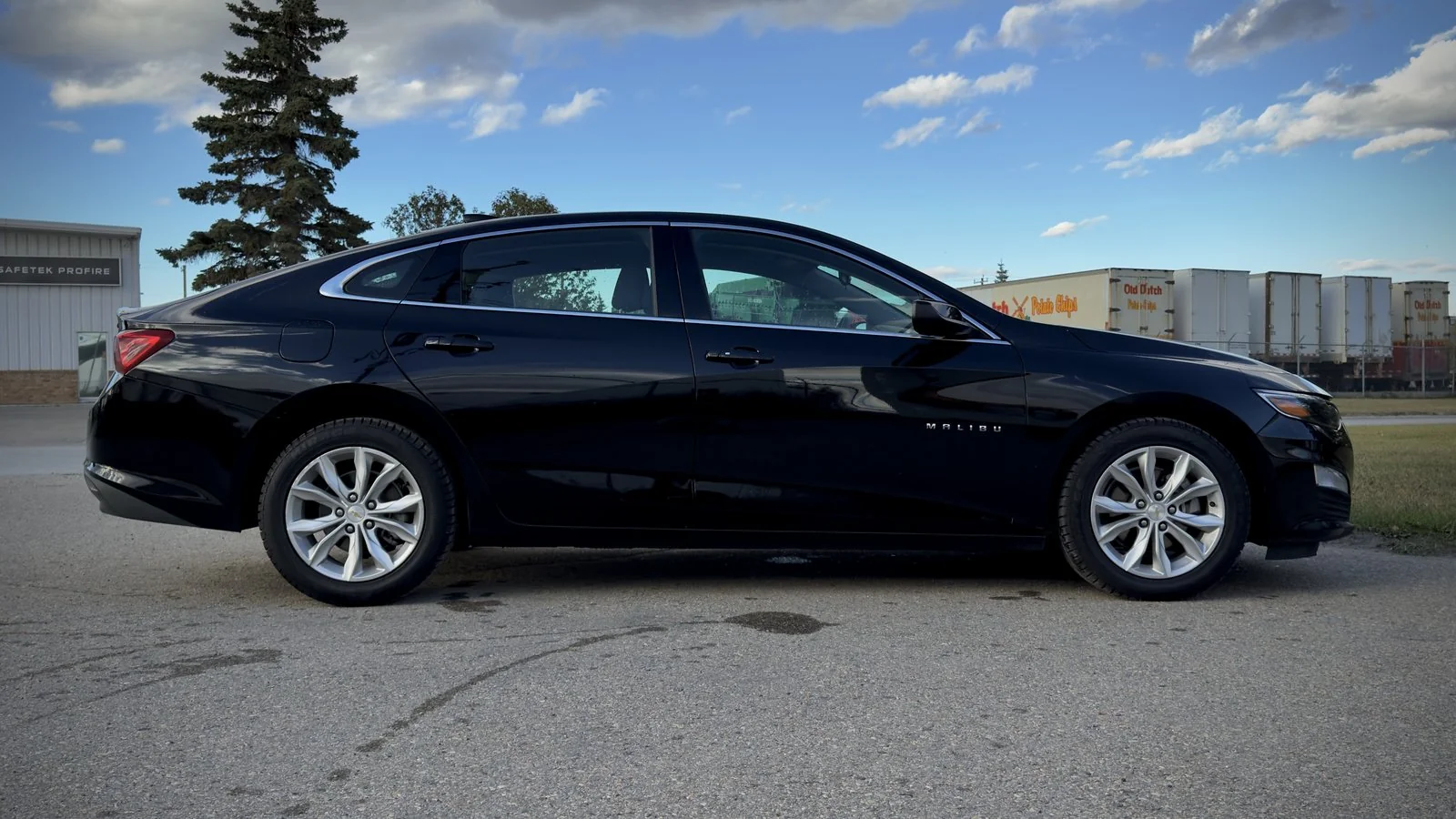 2025 Chevrolet Malibu 1LT used Sedan thumbnail 8