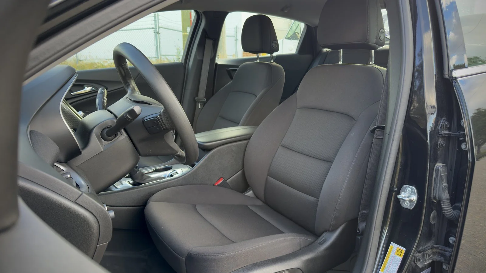 2025 Chevrolet Malibu 1LT used Sedan thumbnail 16
