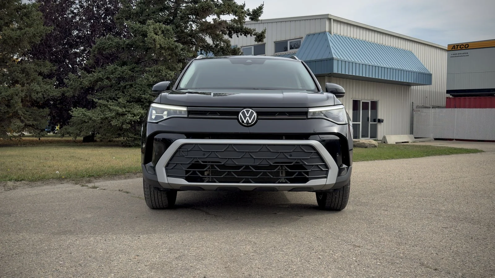 2025 Volkswagen Taos Comfortline used SUV thumbnail 2