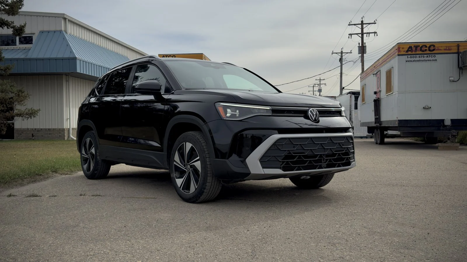 2025 Volkswagen Taos Comfortline used SUV thumbnail 3