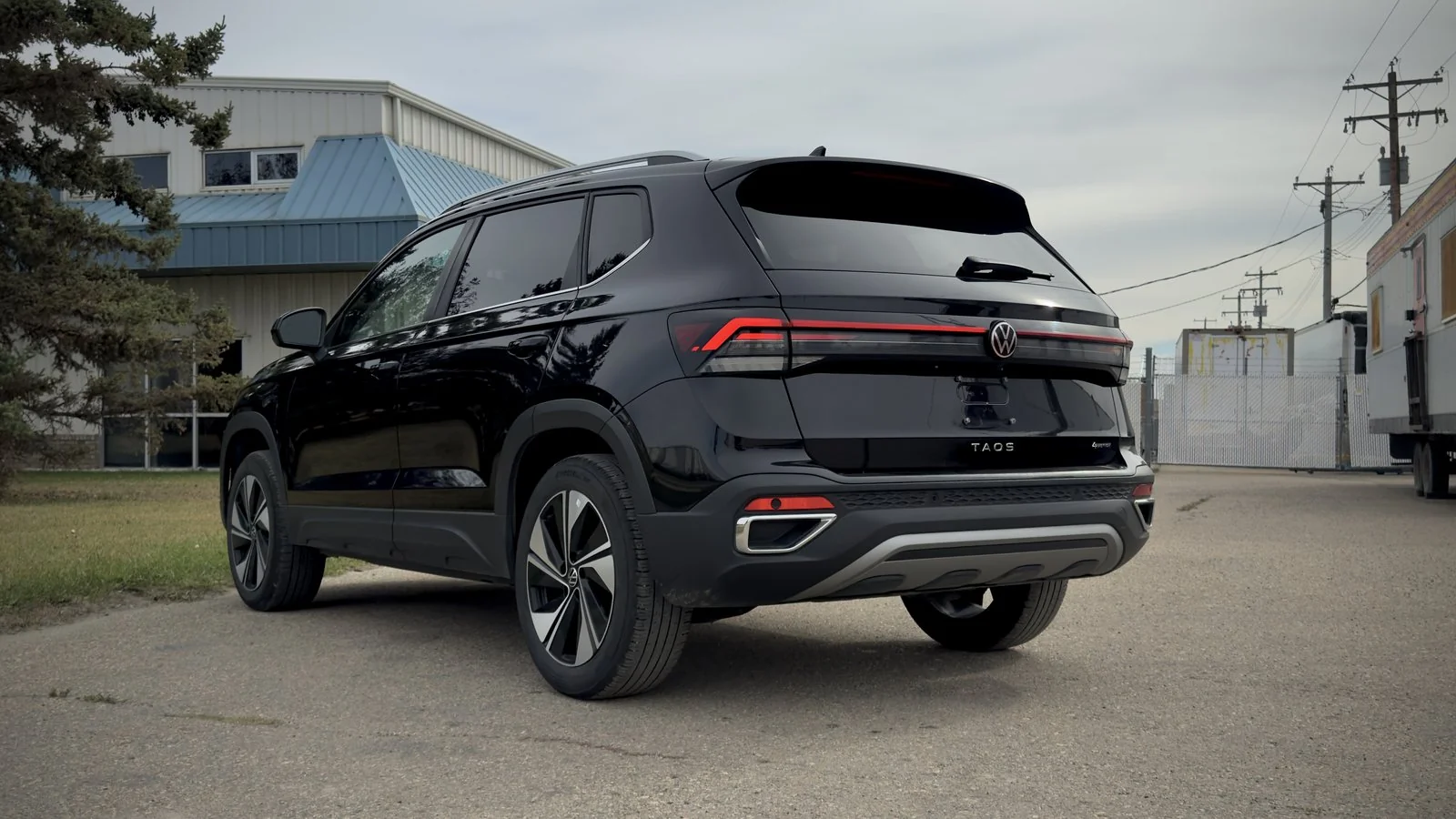 2025 Volkswagen Taos Comfortline used SUV thumbnail 5