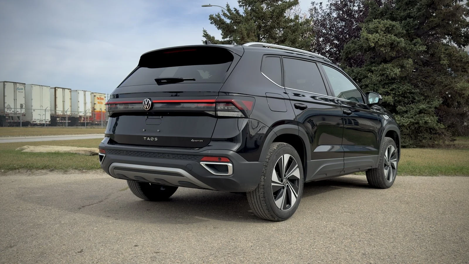 2025 Volkswagen Taos Comfortline used SUV thumbnail 7