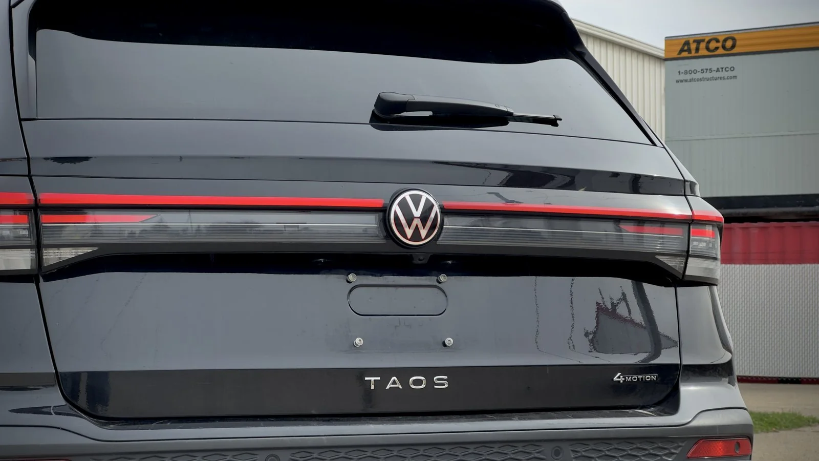 2025 Volkswagen Taos Comfortline used SUV thumbnail 9
