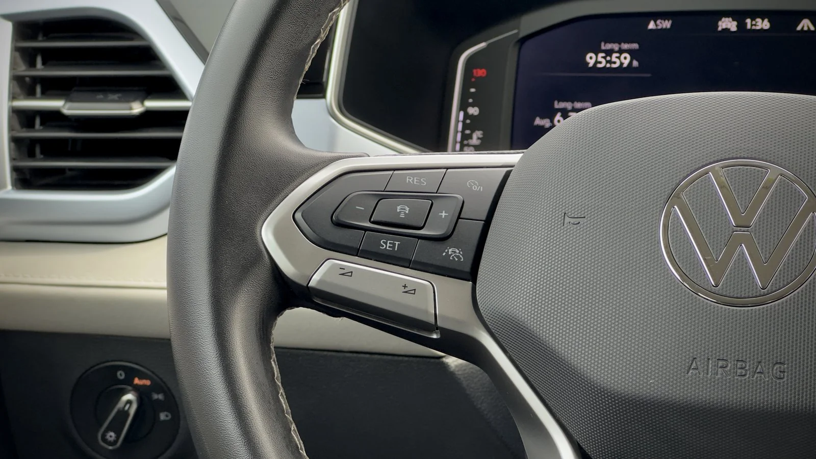 2025 Volkswagen Taos Comfortline used SUV thumbnail 22