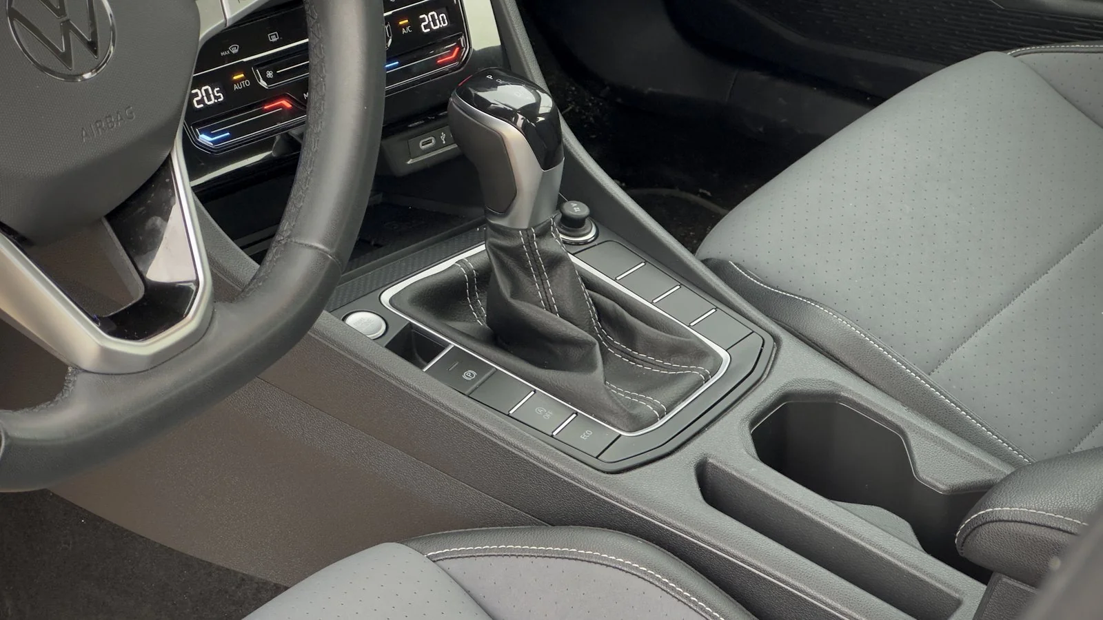 2026 Volkswagen Jetta Comfortline used Sedan thumbnail 14