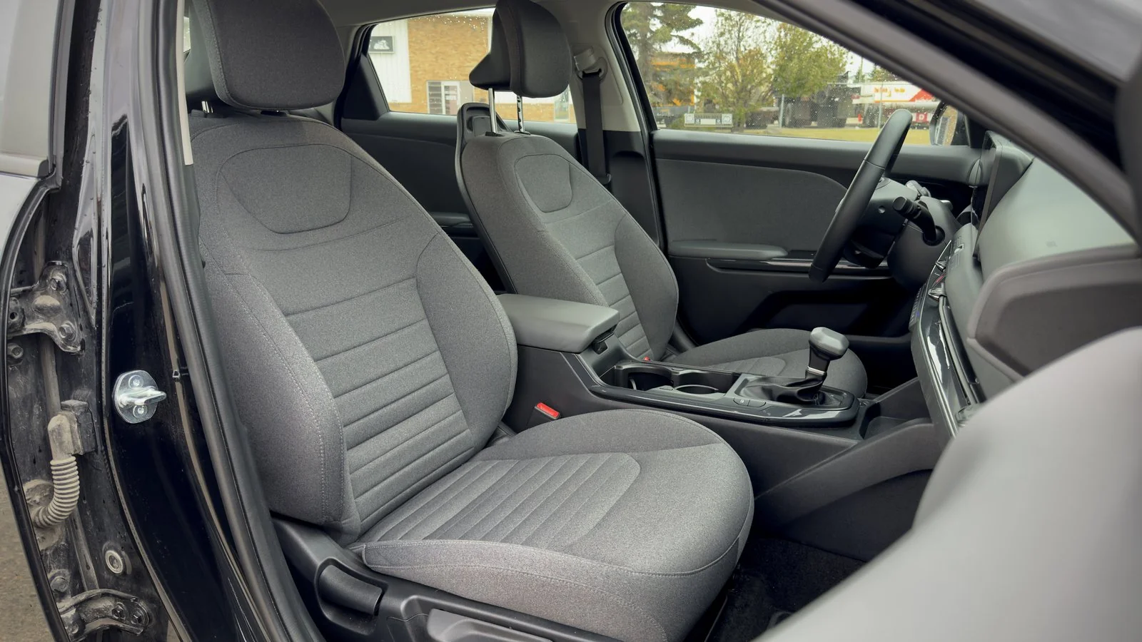 2025 Kia K4 EX used Sedan thumbnail 19
