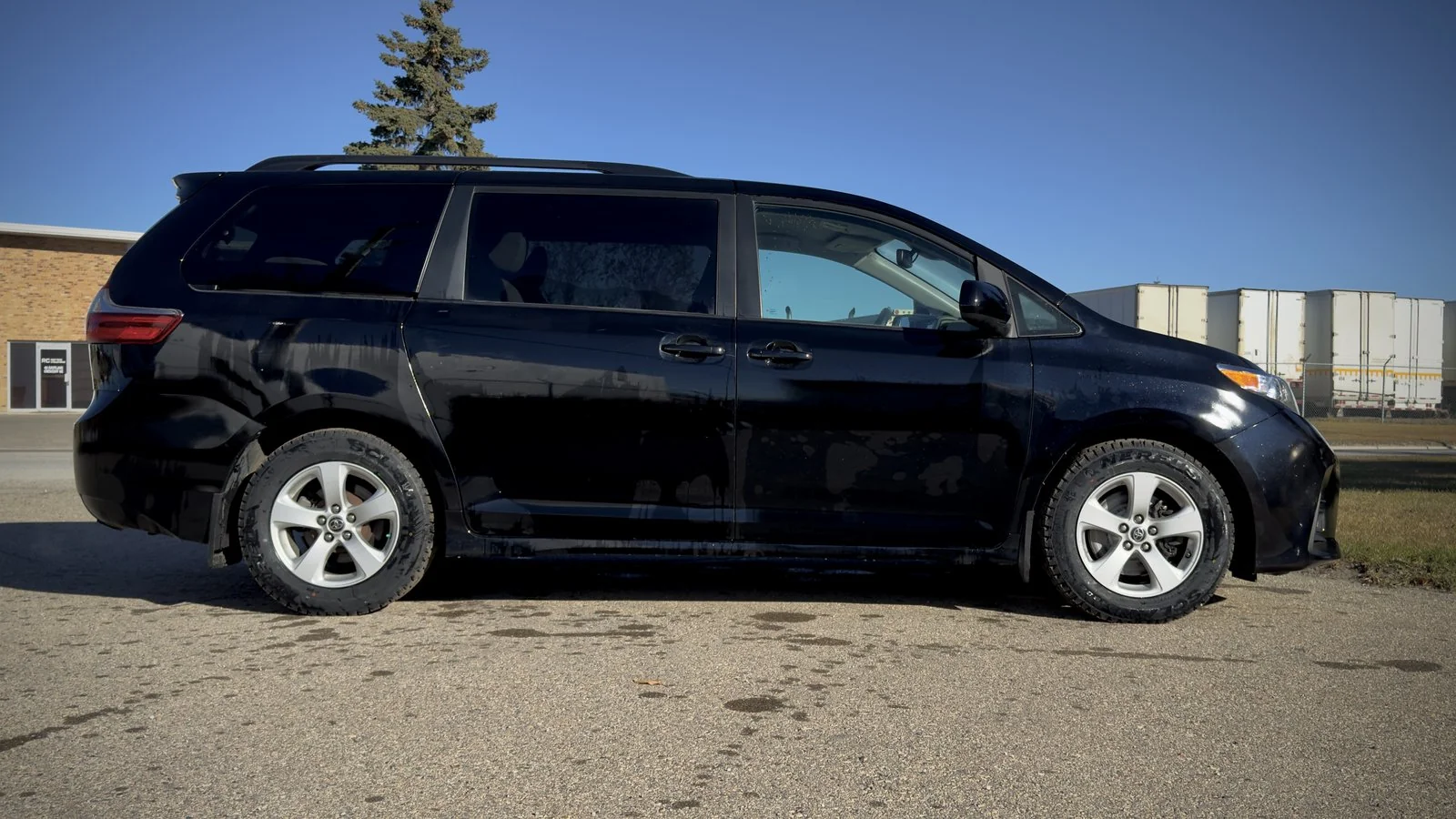2020 Toyota Sienna LE used Minivan thumbnail 8