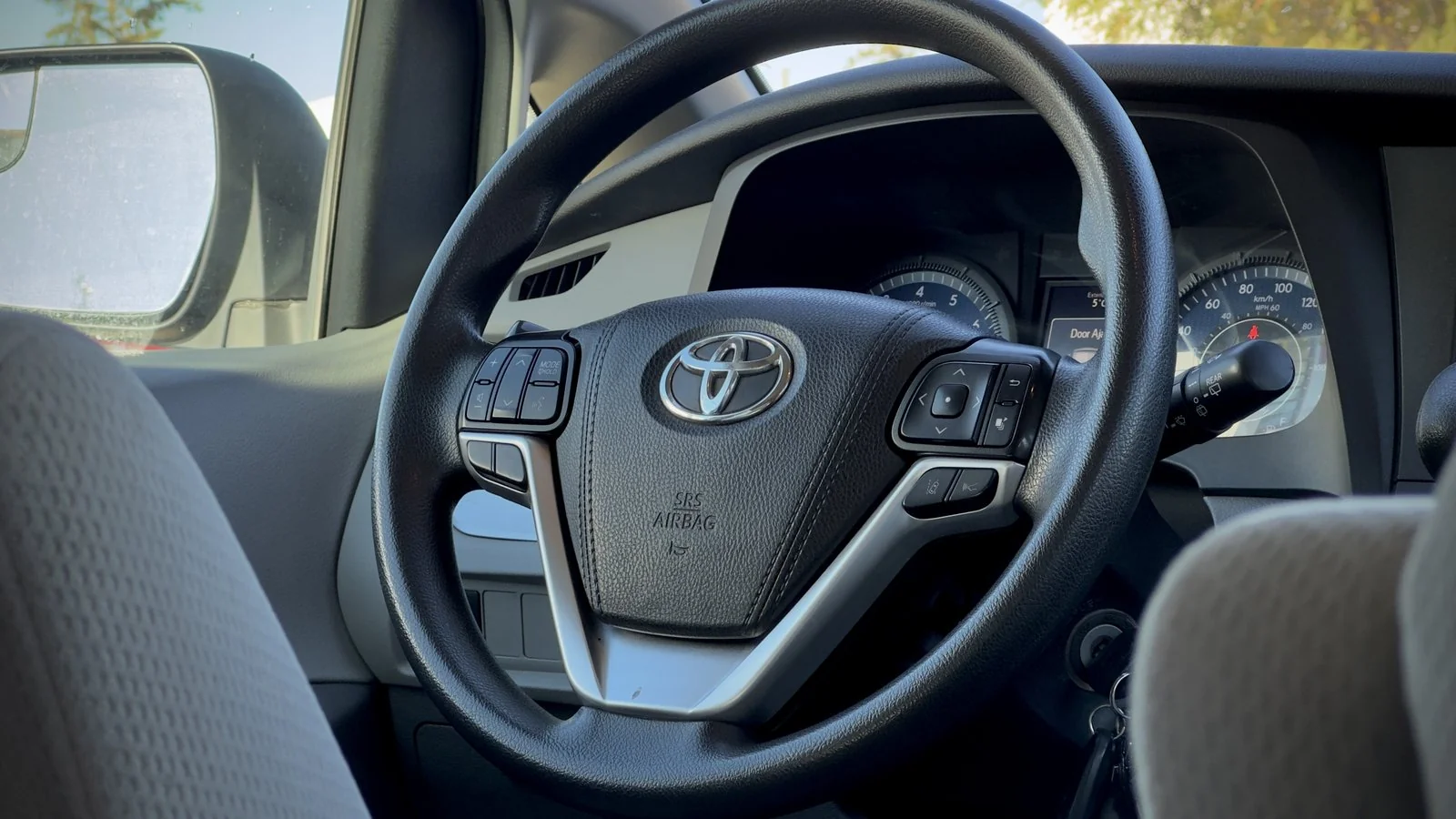 2020 Toyota Sienna LE used Minivan thumbnail 21
