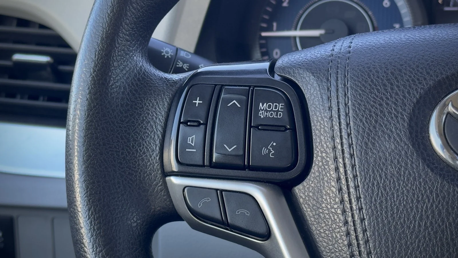 2020 Toyota Sienna LE used Minivan thumbnail 22