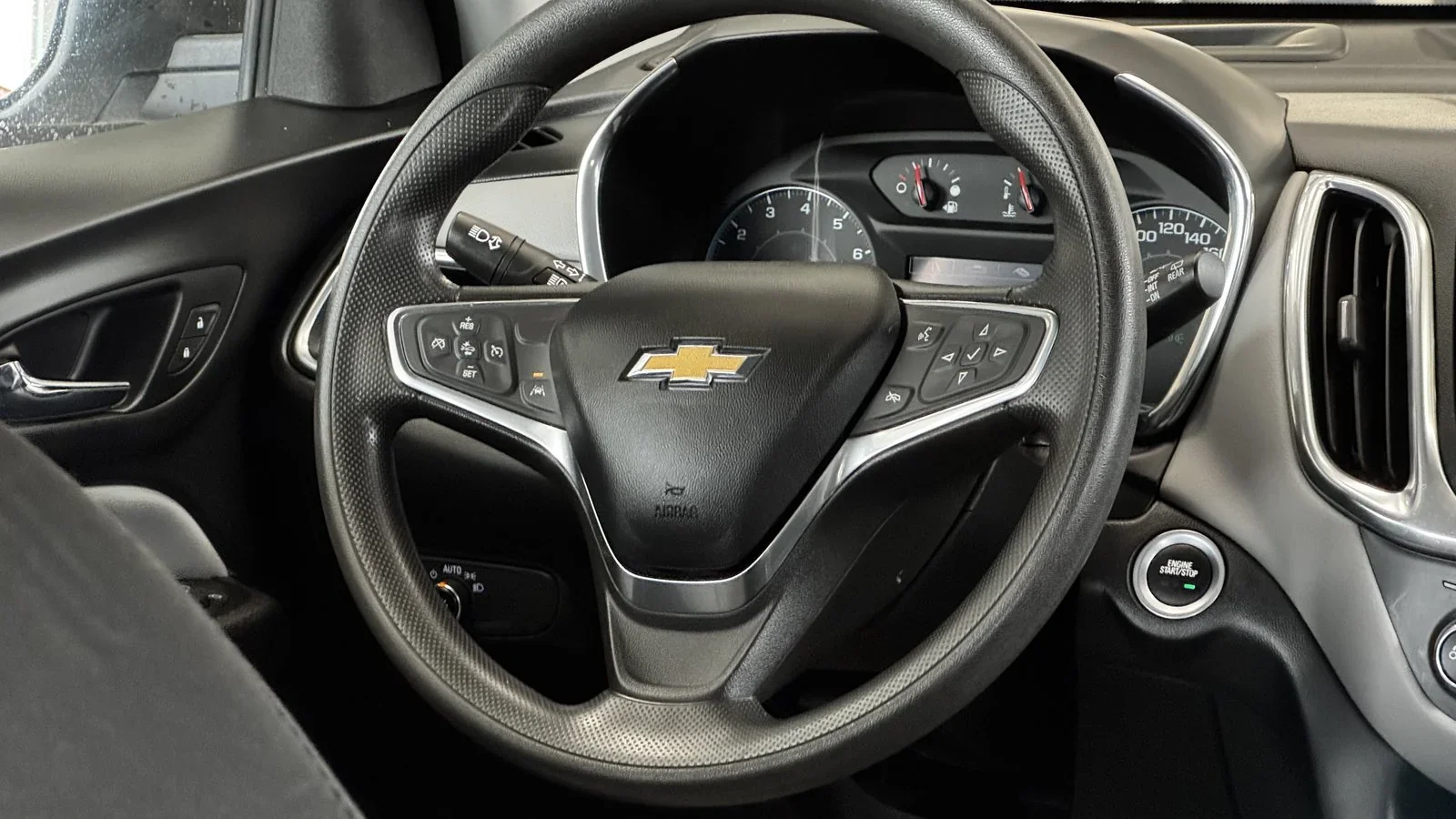 2021 Chevrolet Equinox LS used SUV thumbnail 19