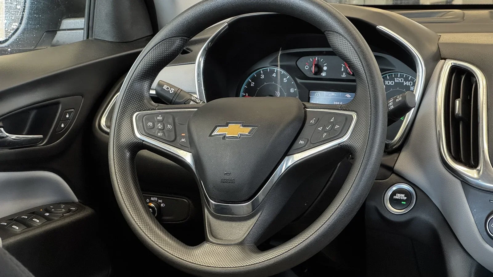 2021 Chevrolet Equinox LS used SUV thumbnail 19